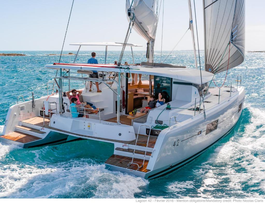 Luxury Catamaran Lagoon 42, AC & GN photo 2