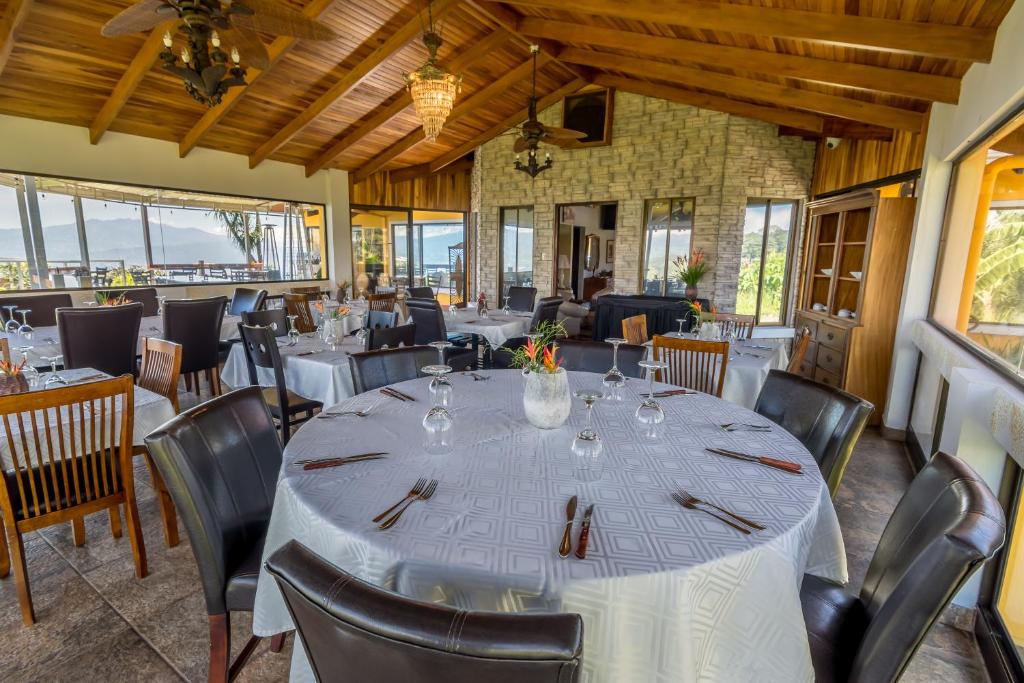 Barons Resort photo 1