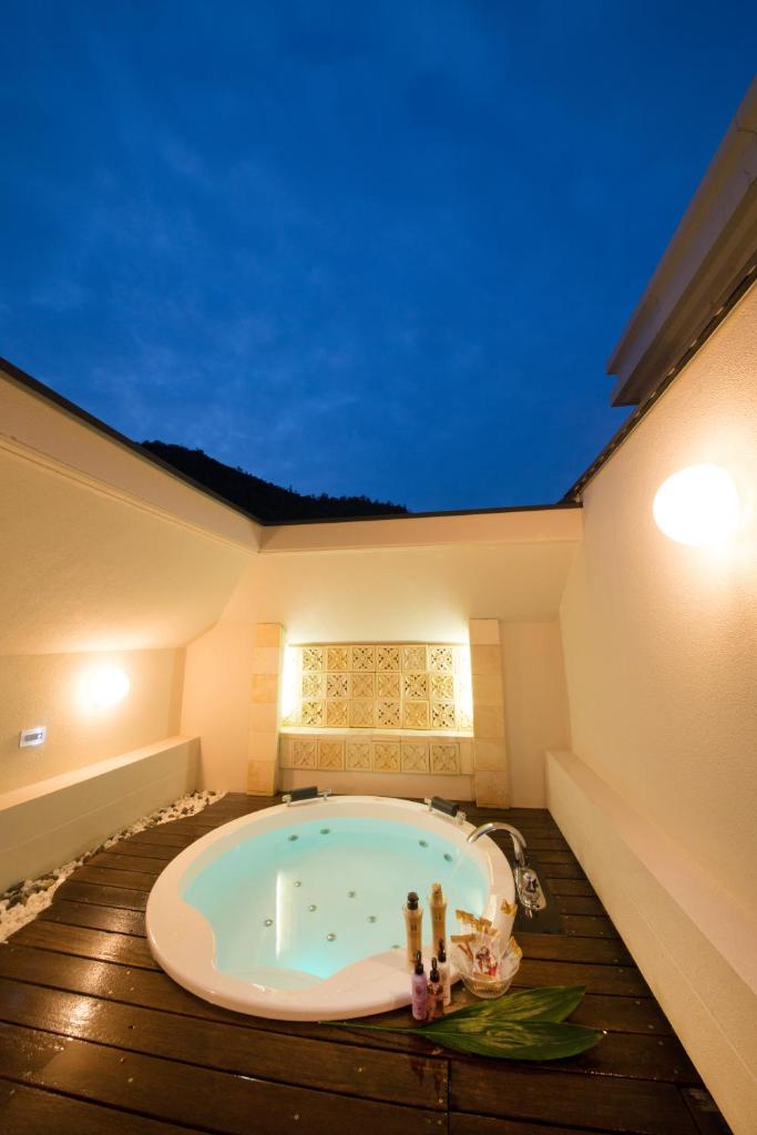 Canon Himeji Higashi (Adult Only) photo 3