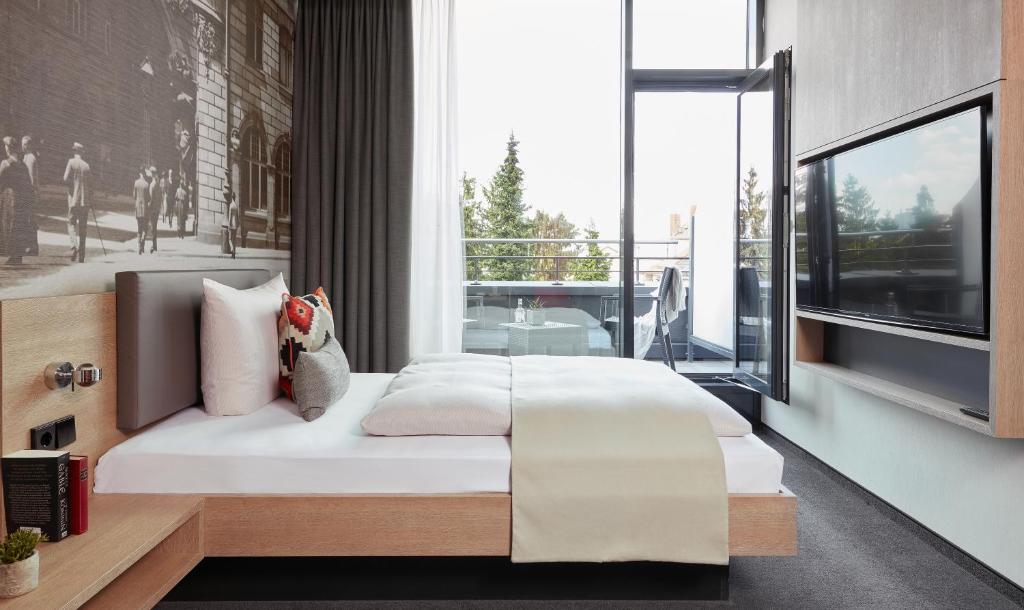 Апартаменты (Одноместные апартаменты класса Делюкс), Derag Livinghotel Frankfurt