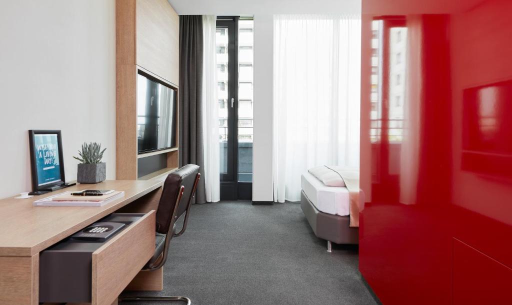 Двухместный (Номер с кроватью размера «queen-size»), Derag Livinghotel Frankfurt