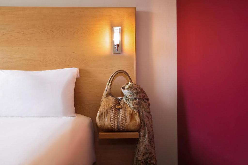 Двухместный (Улучшенный номер Твин с 2 односпальными кроватями), Ibis Muscat