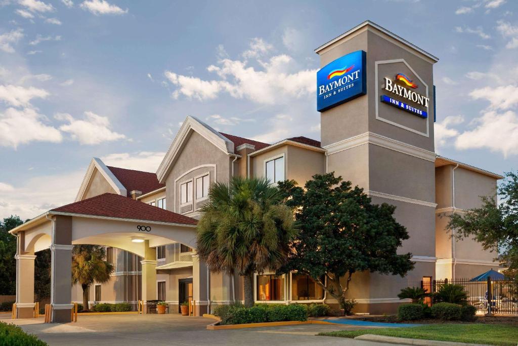 Baymont by Wyndham Clute/Lake Jackson image