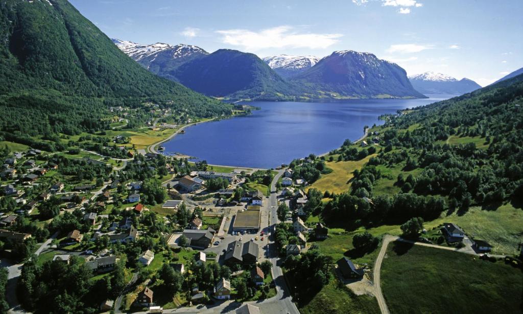 Thon PartnerHotel Jølster photo 1