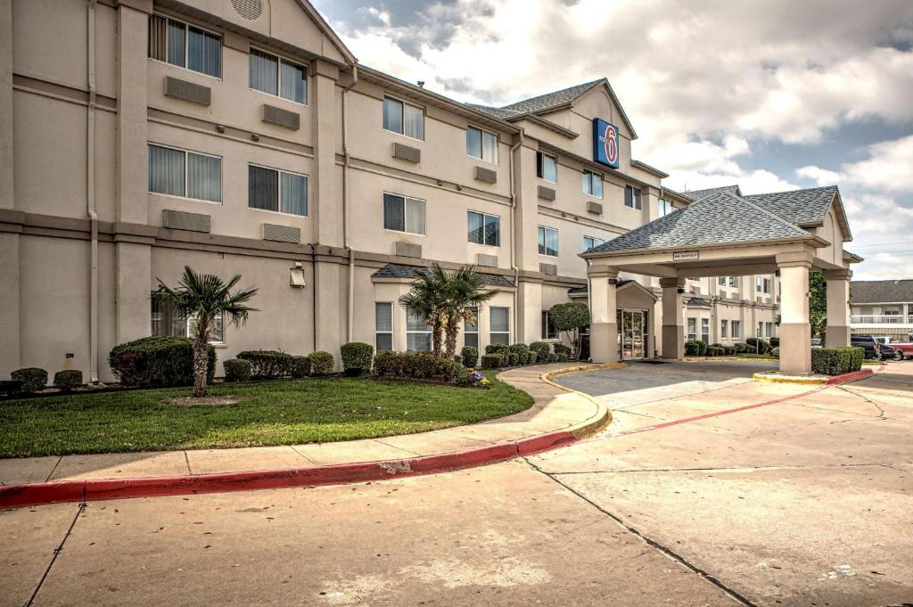 Motel 6-Dallas, TX - Northwest photo 2