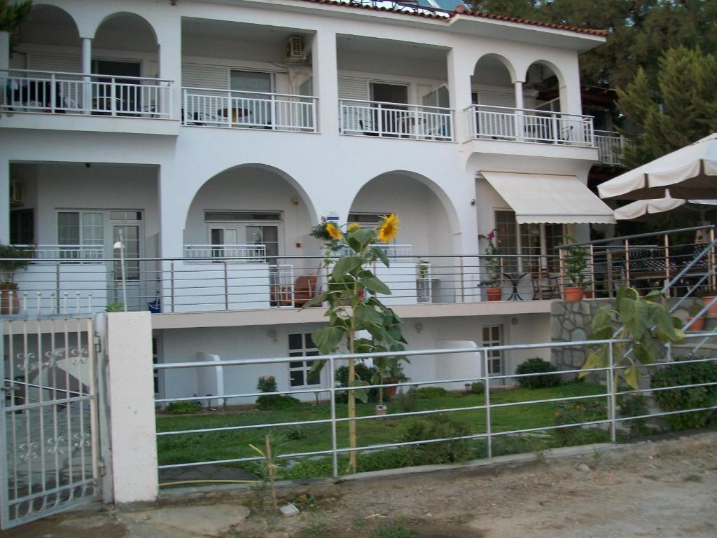 Paschalia sea view studios