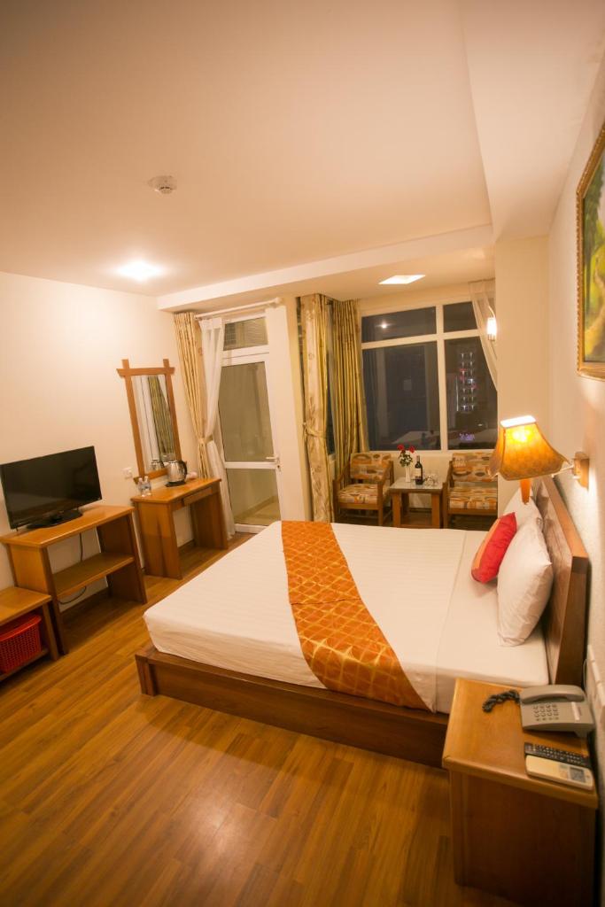 Двухместный (Двухместный номер Делюкс с 1 кроватью и ванной), Golden Sea Hotel
