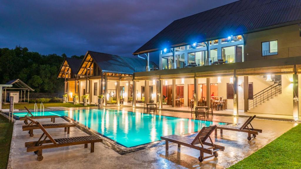 Amora Lagoon Hotel photo 1