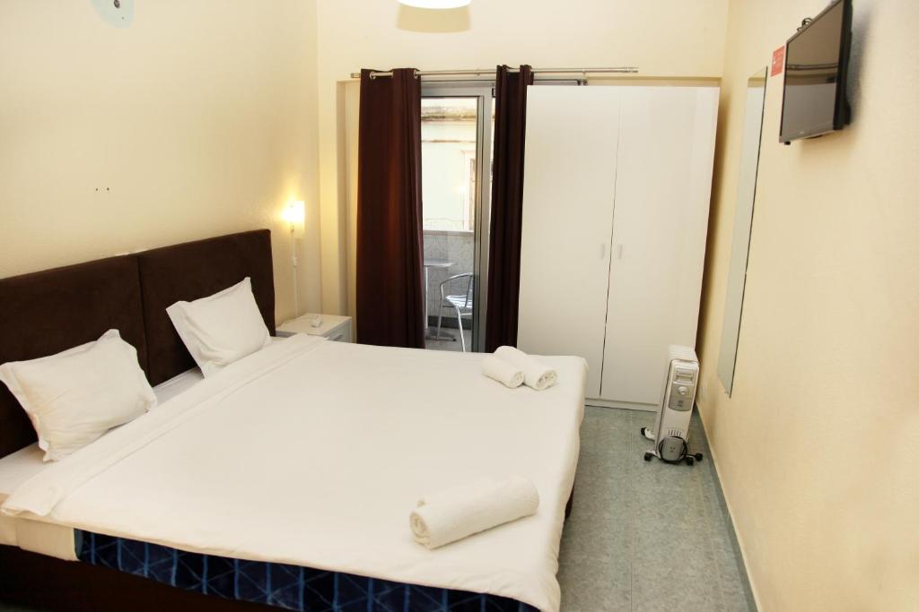 Двухместный (Двухместный номер с 1 кроватью и общей ванной комнатой), Lisbon Suite Home