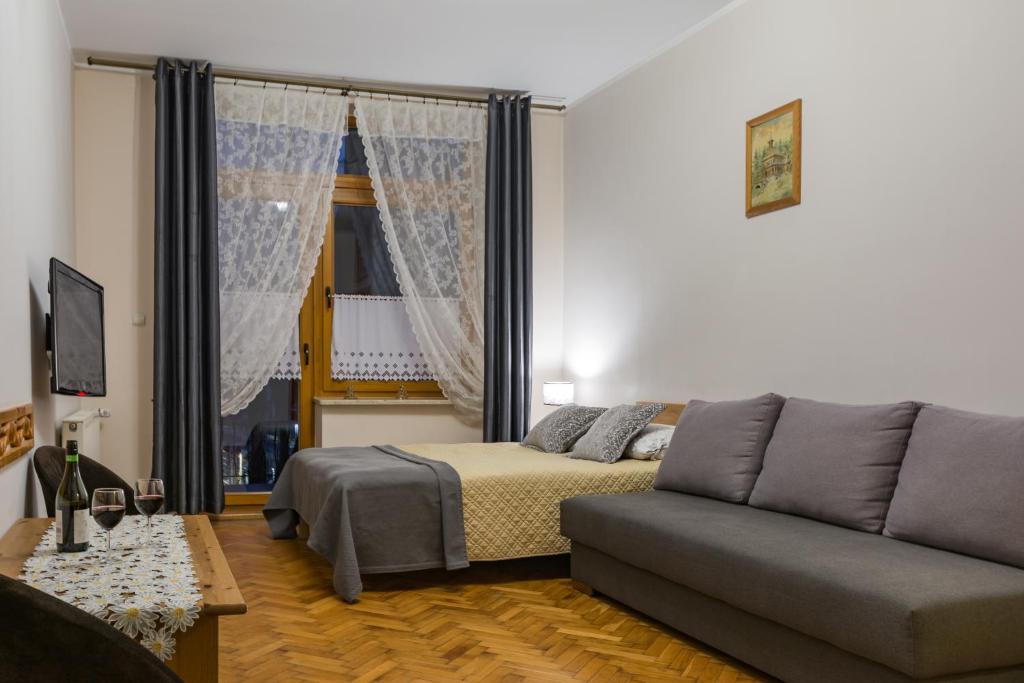 Трехместный (Трехместный номер), Pokoje i Apartamenty Krupówki 36