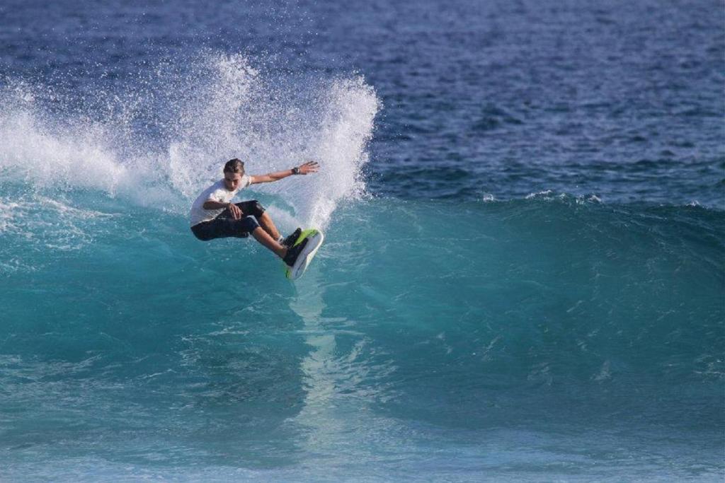 Batuta Maldives Surf View photo 1