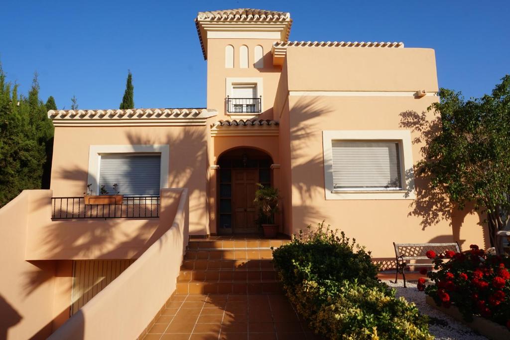 Chalet Familiar con Piscina Privada photo 2