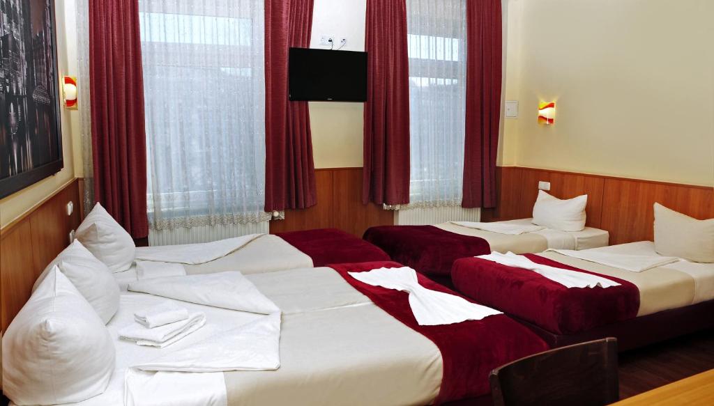 Семейный (Пятиместный номер (для 5 взрослых)), Altan Hotel