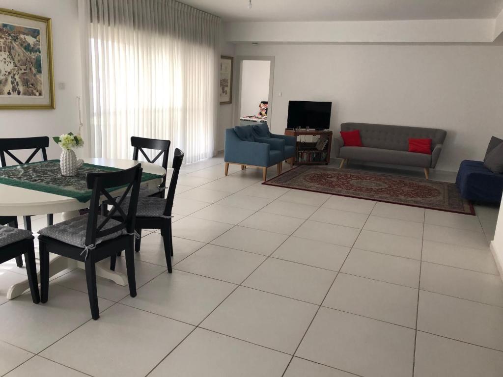 Luxurious Huge 5R in Jerusalem center photo 1