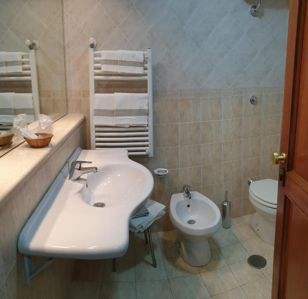 Grand Hotel Pavone photo 4