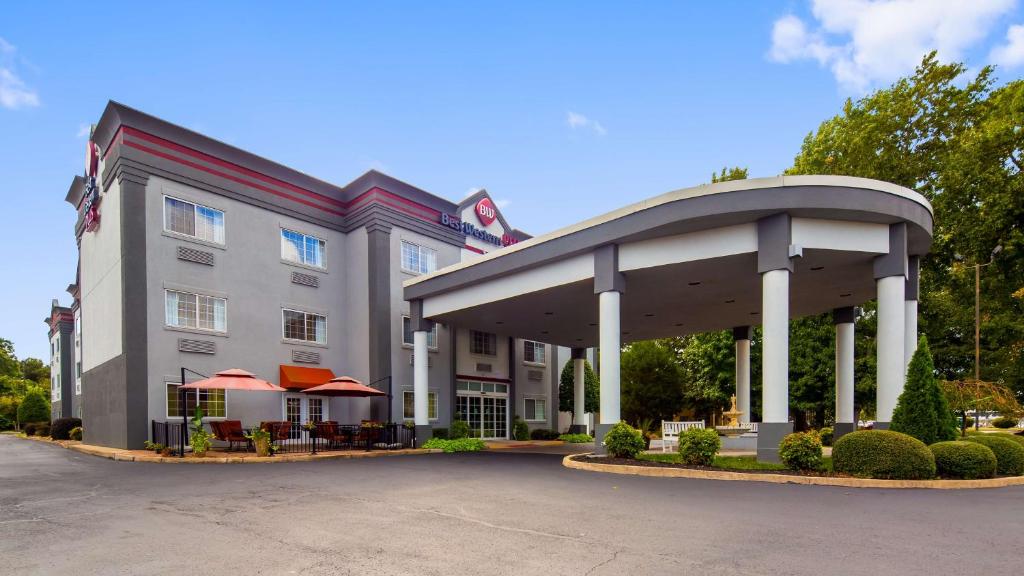 Best Western Plus Newport News Inn & Suites image