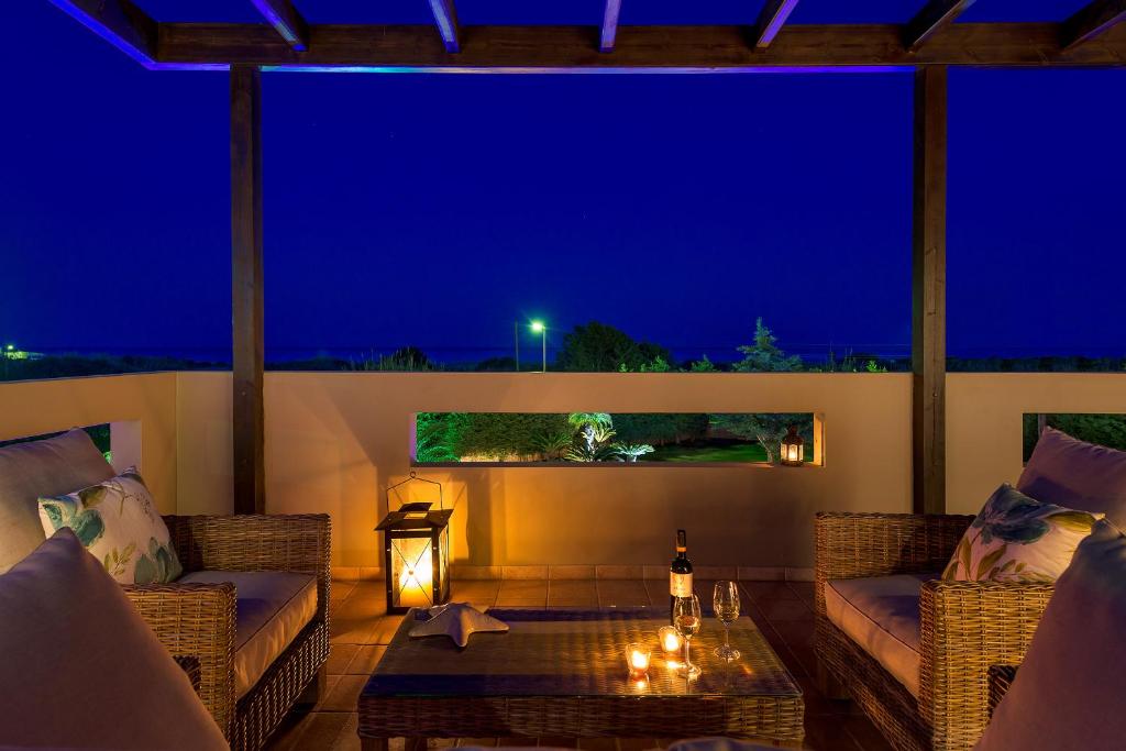Evergreen Seaside Villa with private pool photo 2