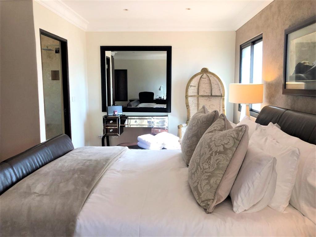 Swanepoel Guesthouse & Suites photo 3