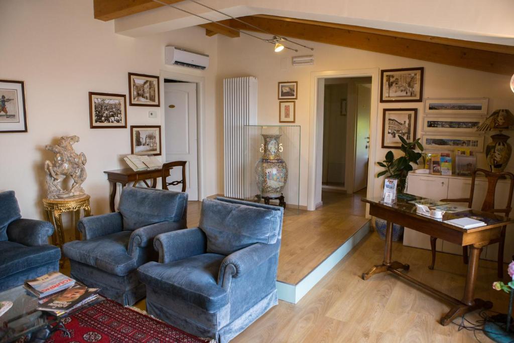 B&B Spring photo 1