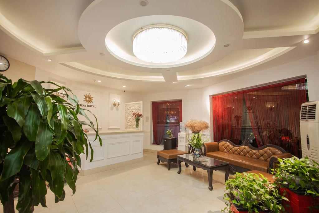 Двухместный (Улучшенный двухместный номер с 1 кроватью), Dinh Hotel