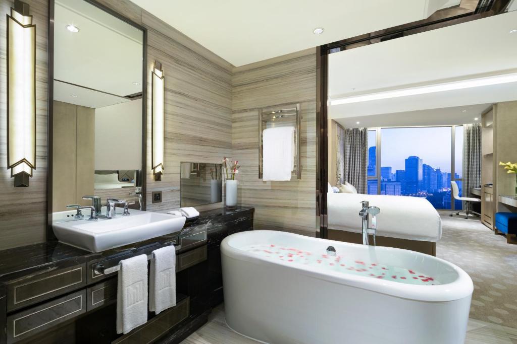 Двухместный (Номер «Премьер»), Grand Millennium Shanghai HongQiao