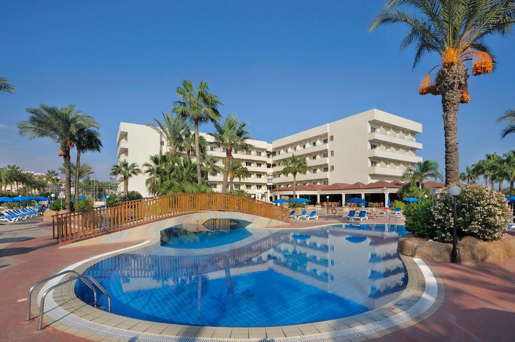 Nissiana Hotel & Bungalows photo 4