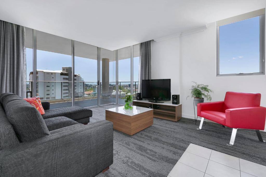 Hotel Diana South Brisbane - Tap to explore photos