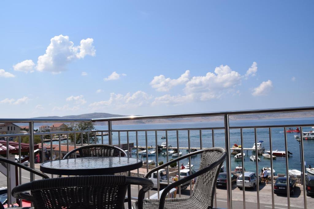 Apartments Tota photo 3
