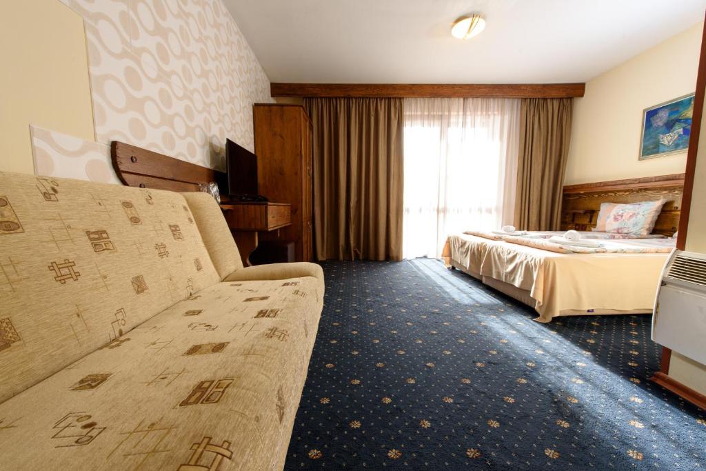 Трехместный (Трехместный номер с бесплатным доступом в спа-салон), Kap House Family Hotel