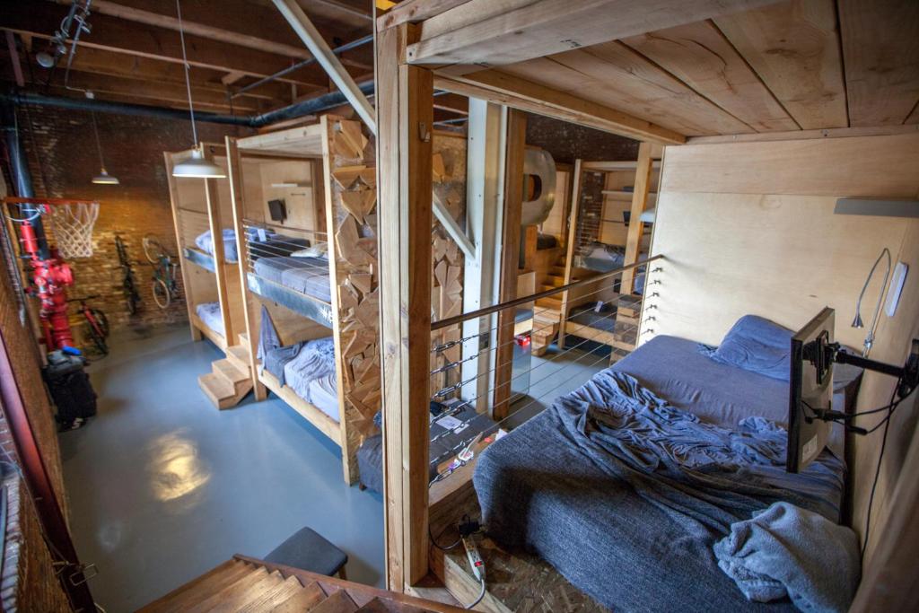 PodShare DTLA Arts District - Hostel image
