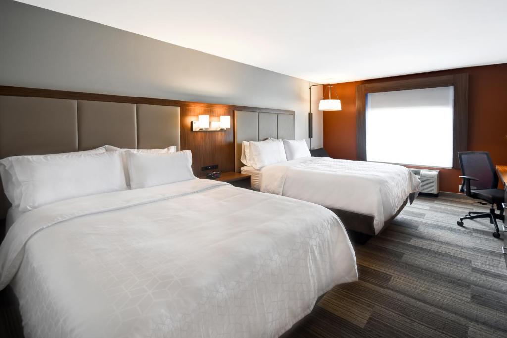 Holiday Inn Express & Suites Schererville, an IHG Hotel photo 3