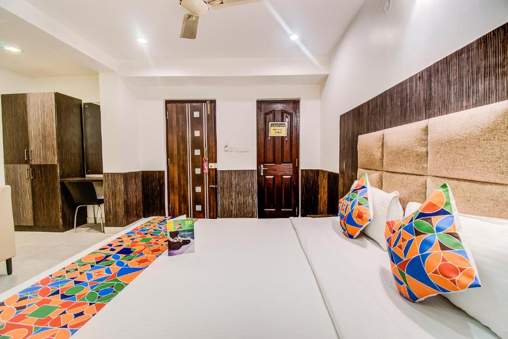 Трехместный ([Sanitised]Executive Triple Room), FabHotel Capital Residency Brigade Rd