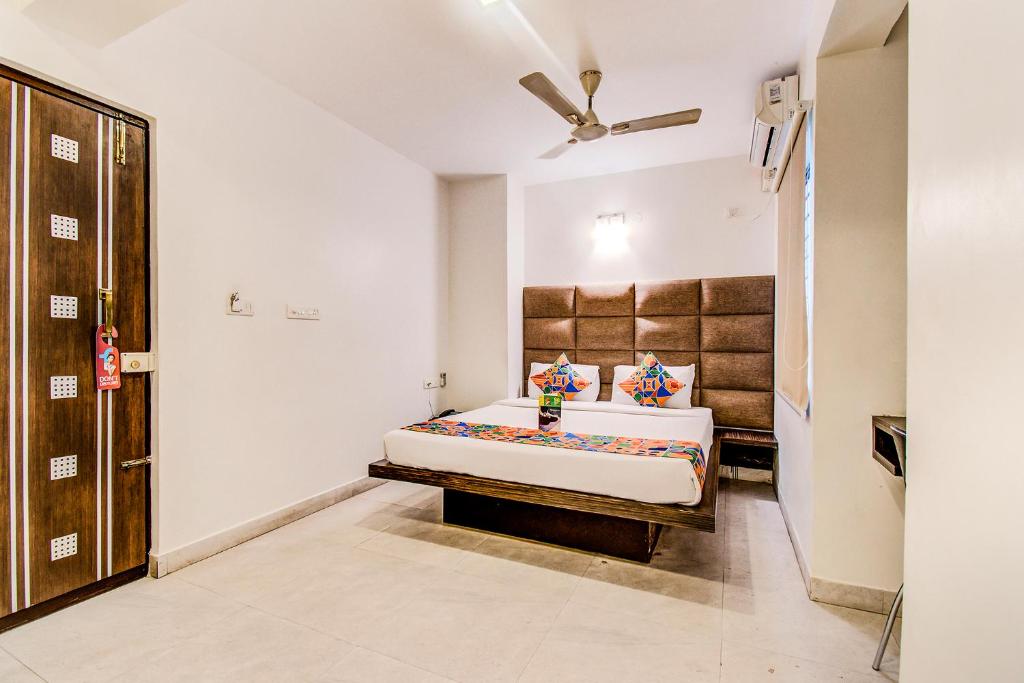 Двухместный ([Sanitised]Superior Double Room), FabHotel Capital Residency Brigade Rd