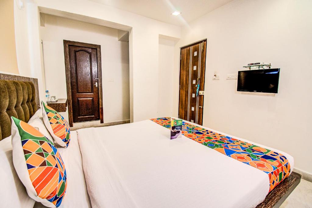 Двухместный ([Sanitised]Deluxe Room), FabHotel Capital Residency Brigade Rd