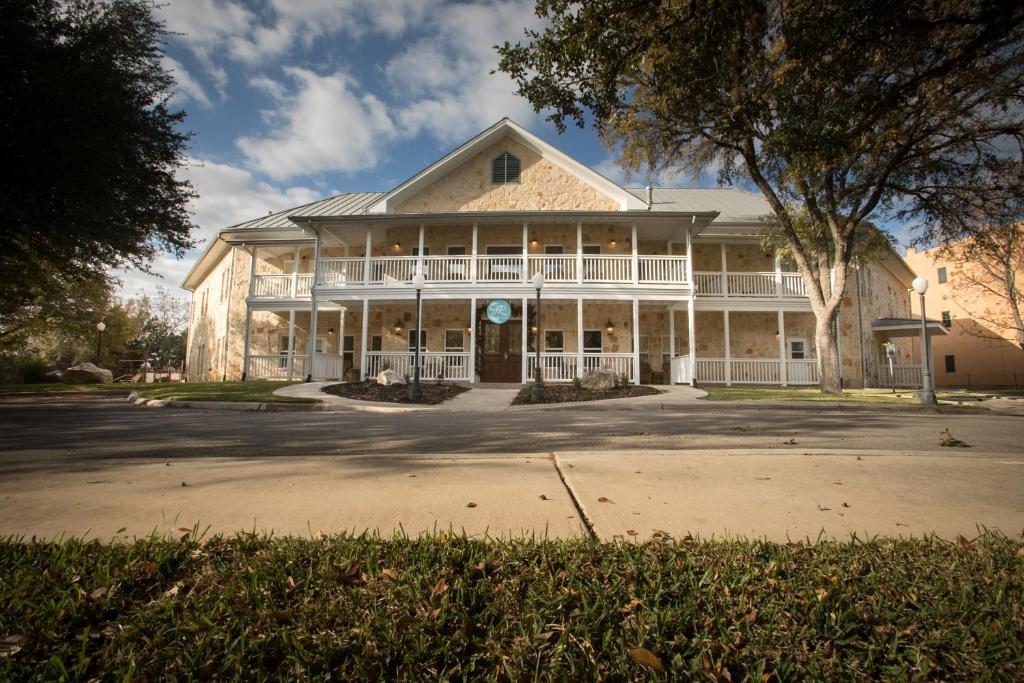 Gruene River Hotel & Retreat image