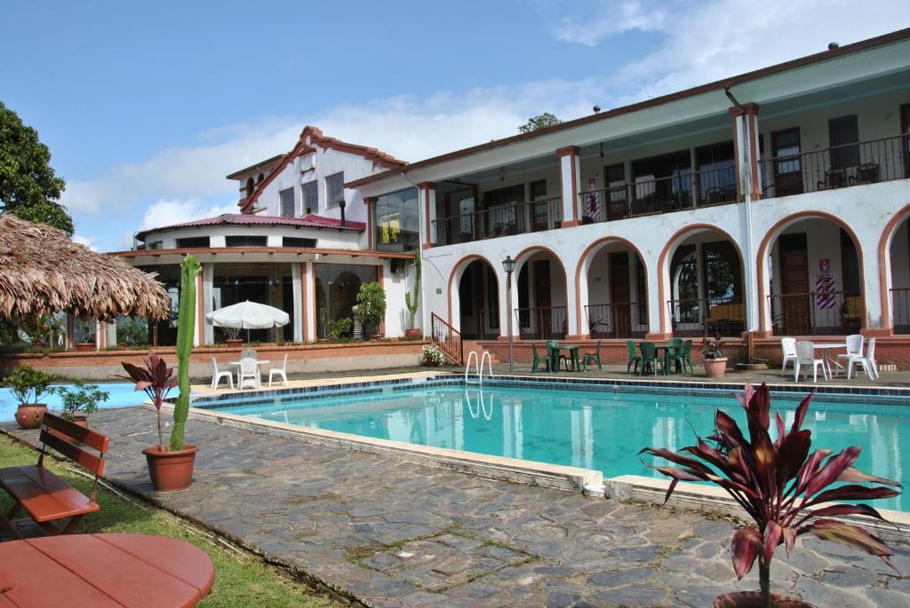 Hotel Gloria Coroico photo 1