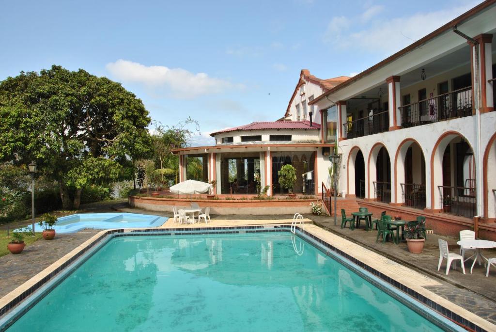 Hotel Gloria Coroico photo 2