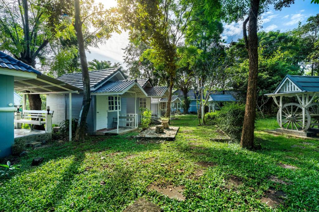 Ivy Cottage by Qiu photo 4
