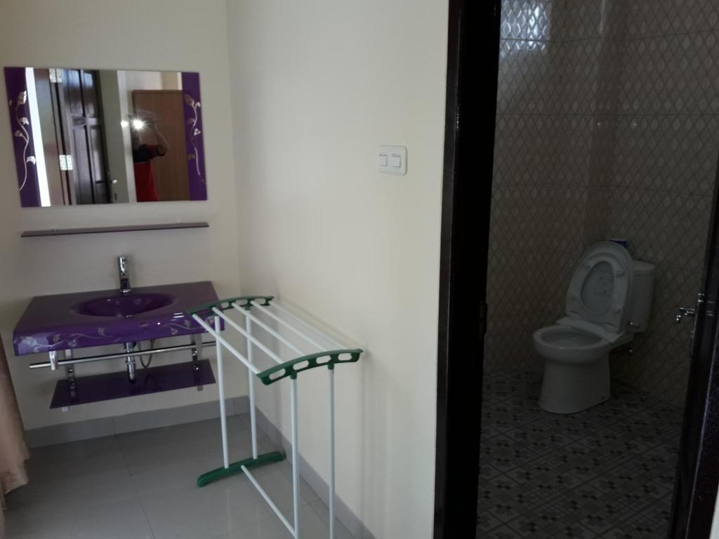 Toraja Lodge Guest House Room Type - Deluxe Family Room