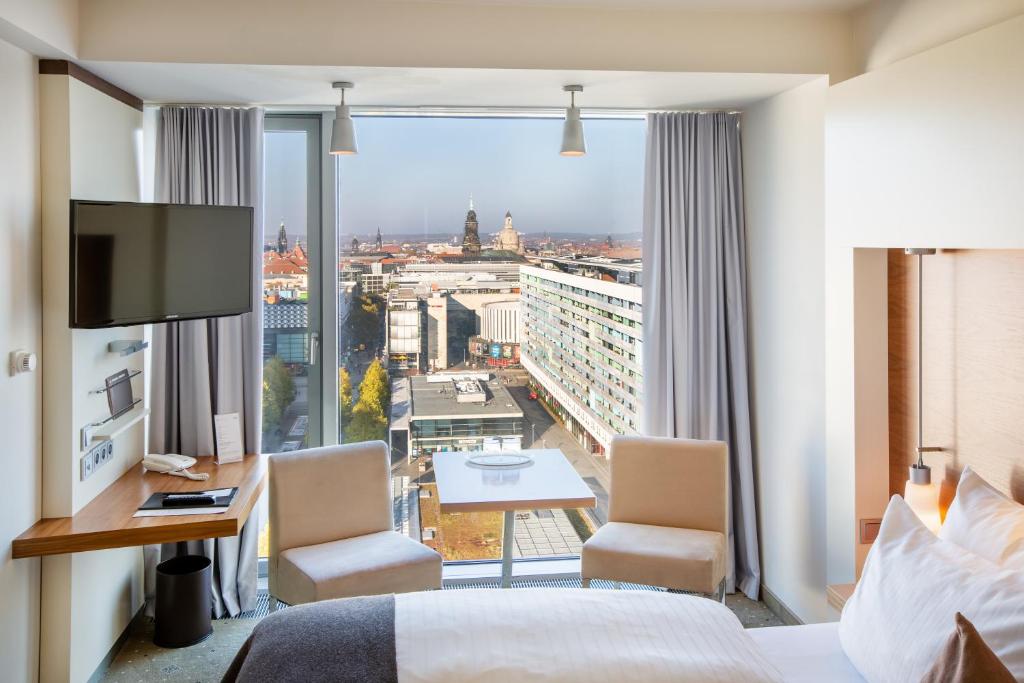 Двухместный (Номер Делюкс с кроватью размера «queen-size»), Pullman Dresden Newa