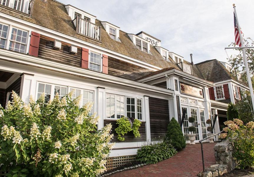 The Red Lion Inn Resort 1704 image