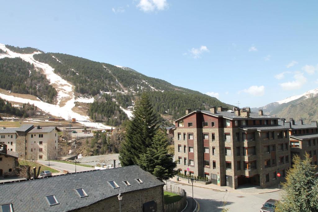{
  "en-gb": "Borda Pascol, Atico Duplex en Tarter Zona Grandvalira"
} photo 2