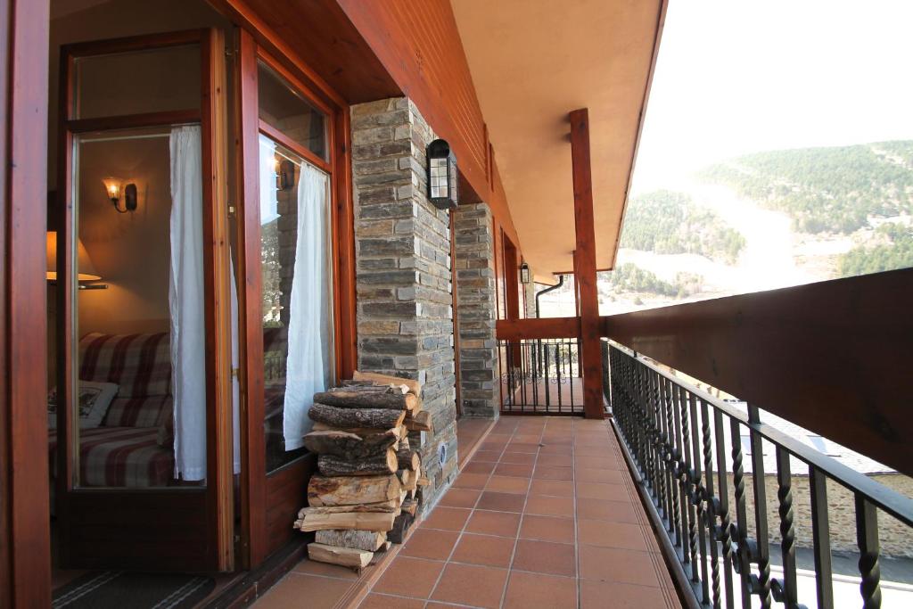 {
  "en-gb": "Borda Pascol, Atico Duplex en Tarter Zona Grandvalira"
} photo 4