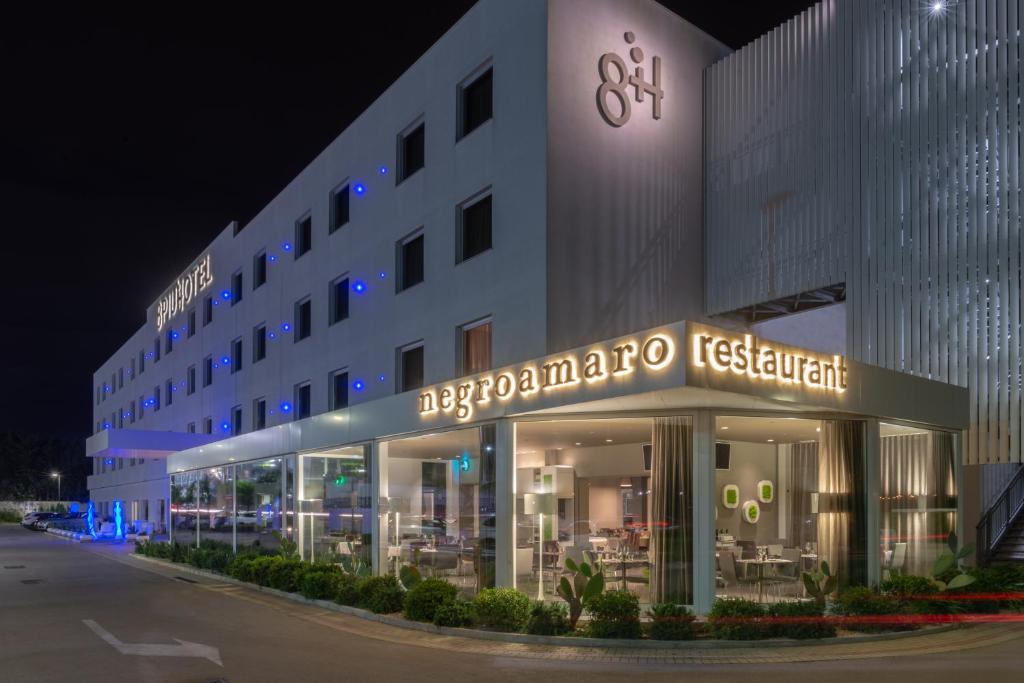 8Piuhotel photo 3
