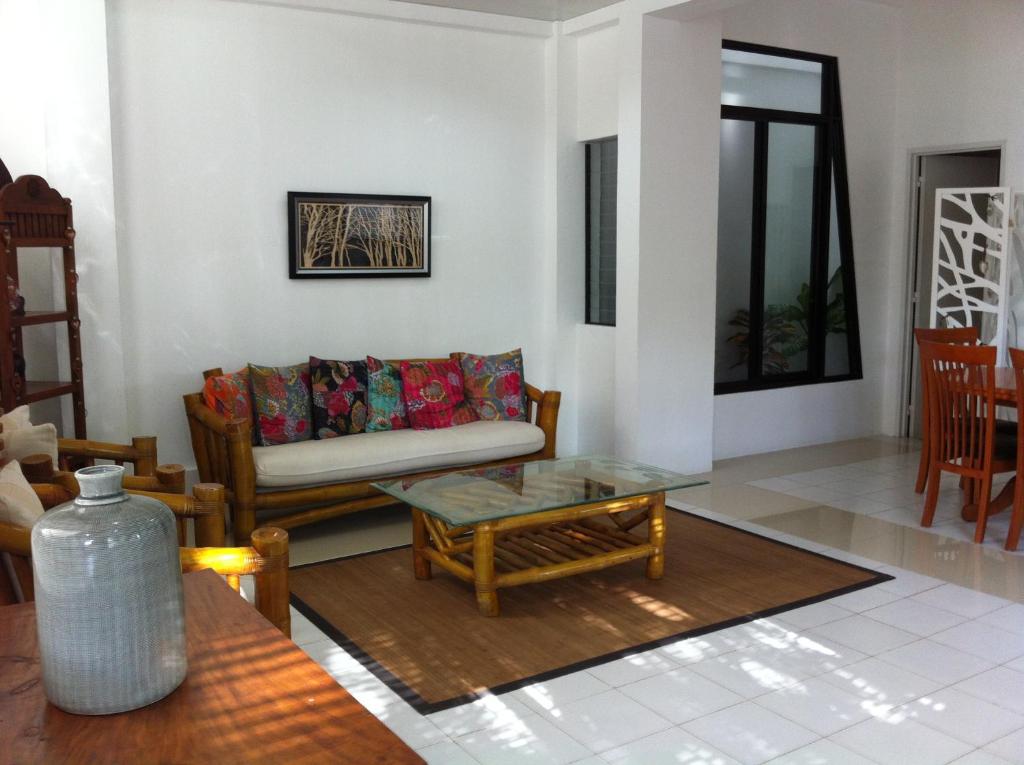 Lola's Guest House photo 1