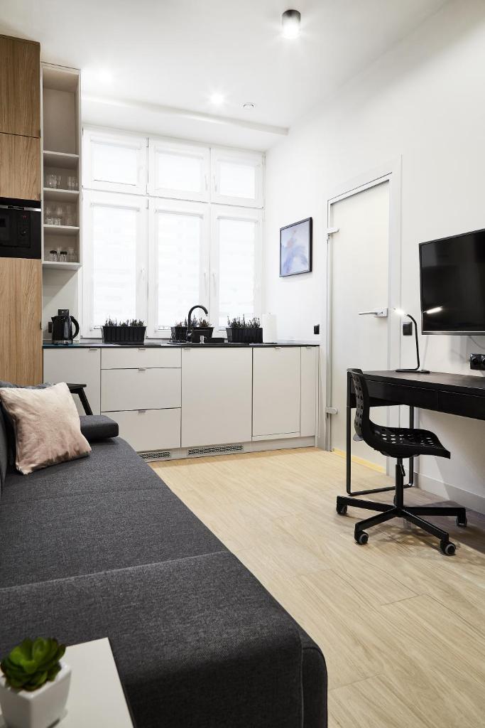 Compact Studios Słowackiego Avenue - Tap to explore photos