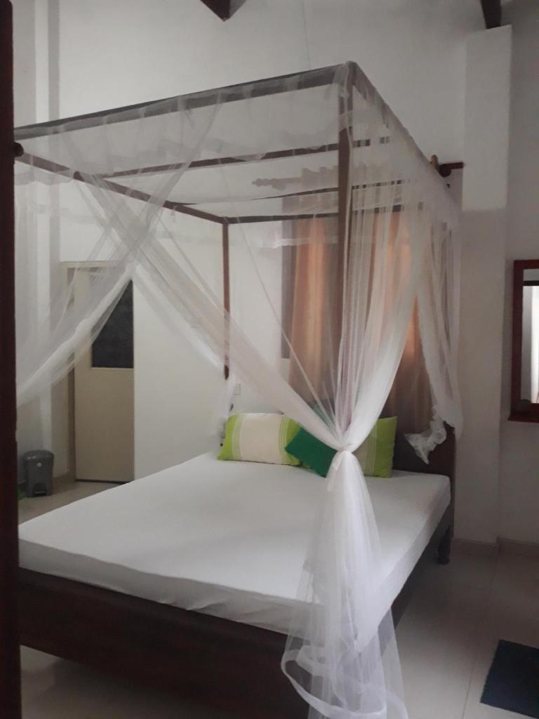 Arcade Beach Hotel photo 3