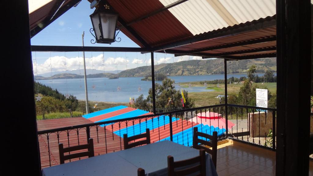 Lago de Tota Las Heliconias