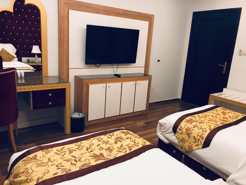Luxury hotel apartments photo 4