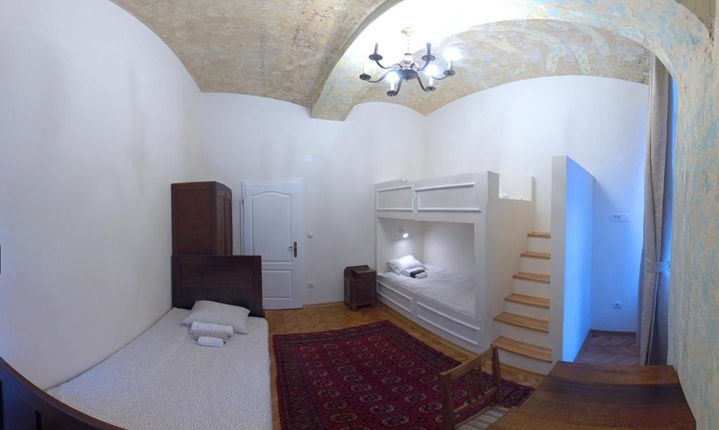 Трехместный (Трехместный номер), Zagreb Speeka